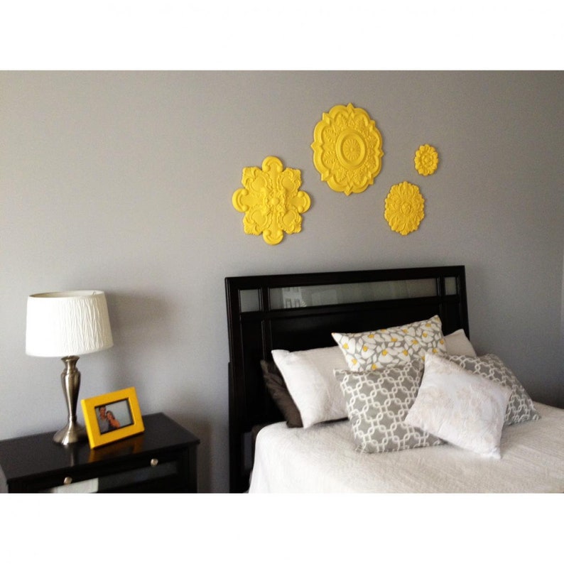 20 14OD x 1 12P Deria Ceiling Medallion Fits Canopies up to 6