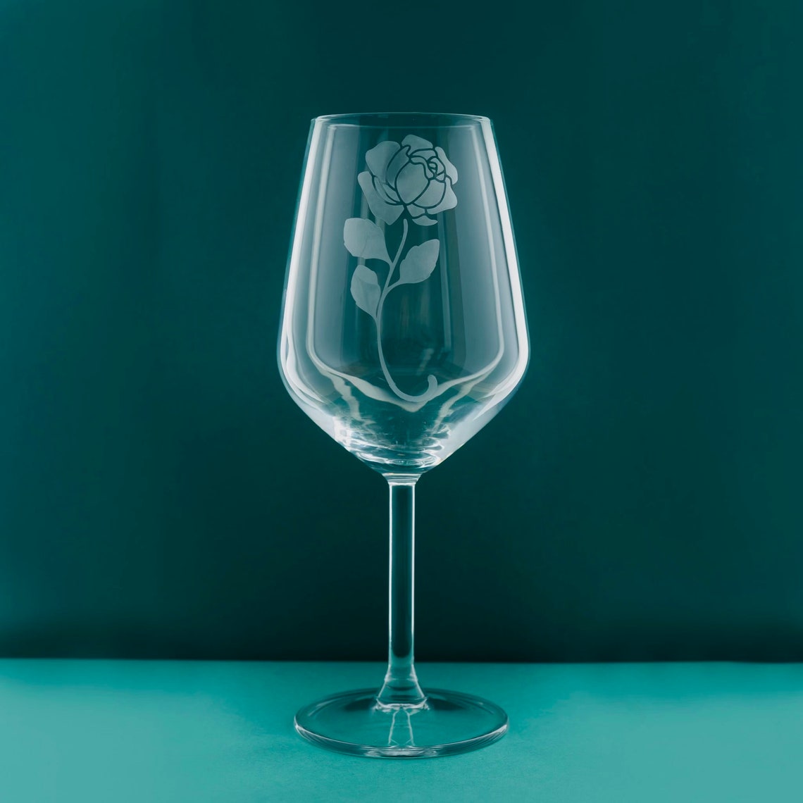 Beautiful Birth Flower Wine Glass Personalised/unique Wine Etsy