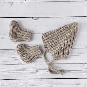 Baby hat and booties set wool knit, newborn coming home outfit