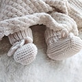 Newborn baby booties knit, pure merino wool baby booties beige product logo