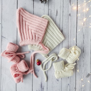 Set med mössa och tossor för babyflicka, stickat set i merinoull för vintern