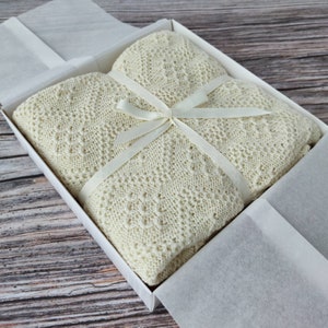 Baby shower gift - baby blanket knitted merino wool, soft baby blanket gender neutral
