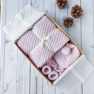 Newborn baby girl gift box: pink baby blanket, hat and booties set knitted of merino wool