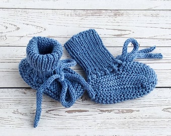 Blue baby booties knit, baby boy crib shoes blue