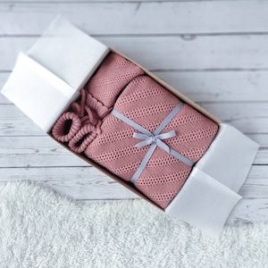 Baby girl gift: pink baby blanket, baby hat and booties set knitted of merino wool