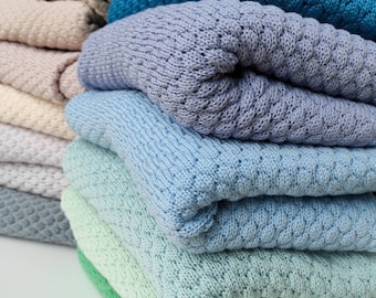 Knitted Merino Wool Baby Blanket, Soft Newborn Gift (27.56x37.40 inches)
