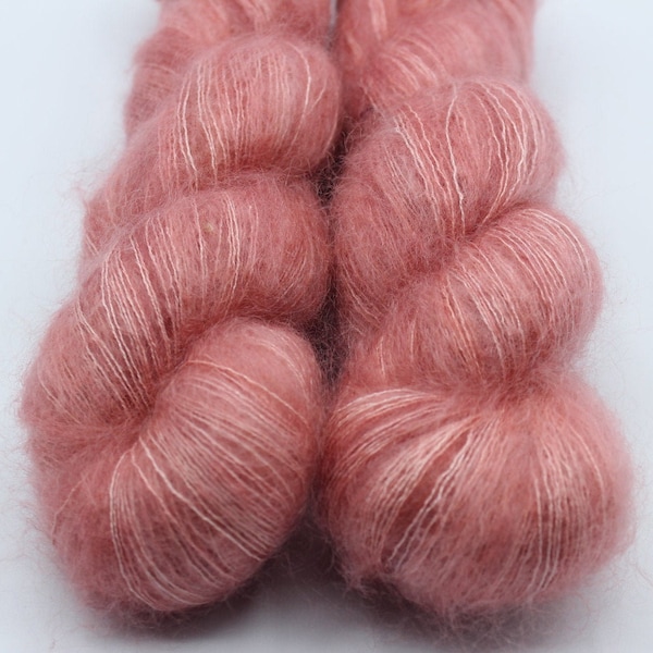 Hand-dyed skein - Lace - Mohair and Silk - 50 g / 420 m - Incarnate