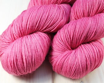 Skein hand dyed - Fingering - superwash Merino and Nylon (75/25) - 100 g / m 425 - Eglantine