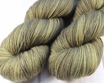 Skein hand - dyed Fingering - superwash Merino - and Nylon 100 g / m 425 - Sorrel soup