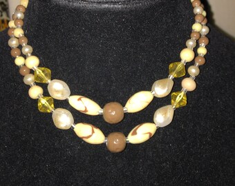Collier Ras Du Cou Vintage Japonais 36,3 Cm - Pierre Ou Coquille - Léger Et Volumineux
