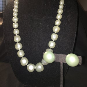 Vintage Faux Graduated Sage/Gray Pearl Necklace and Matching Screw Back Earrings image 1