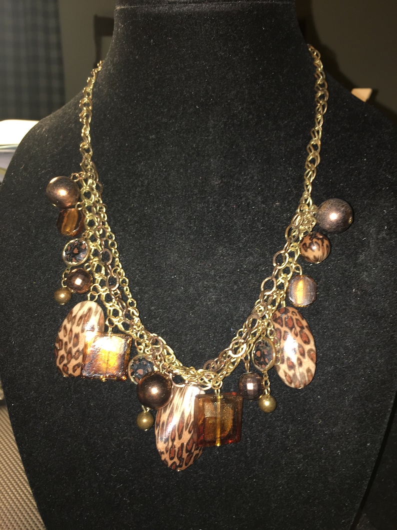 Vintage Retro Animal Print Dangle Beaded Necklace On Gold Tone Chain*