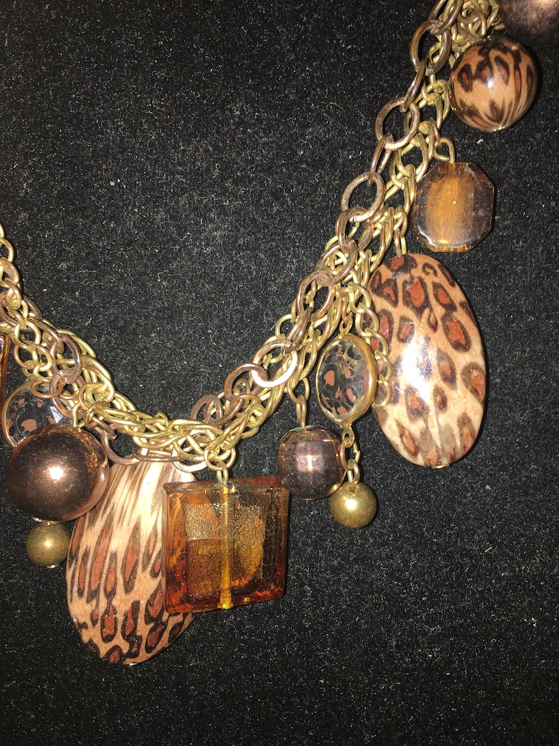 Vintage Retro Animal Print Dangle Beaded Necklace On Gold Tone Chain*