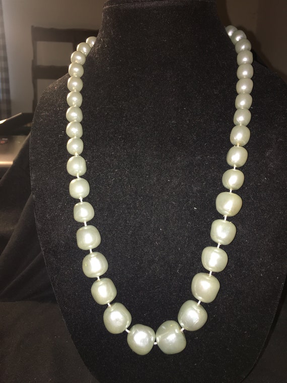 Vintage Faux Graduated Sage/Gray Pearl Necklace a… - image 2