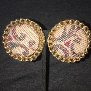 Vintage Gold Tone Chain with Puffed Material Center*