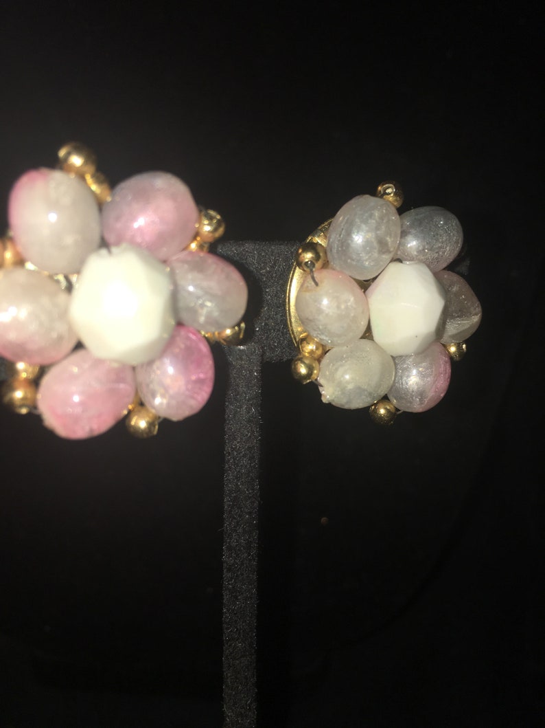 Signed Hong Kong* Vintage Pastel Pinks White with Gold Tone Accent Beads Cluster Clip Earrings
