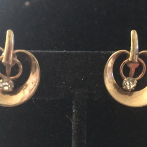 Vintage Gold Tone Circle Screw Back Earrings with a Drop Crystal*