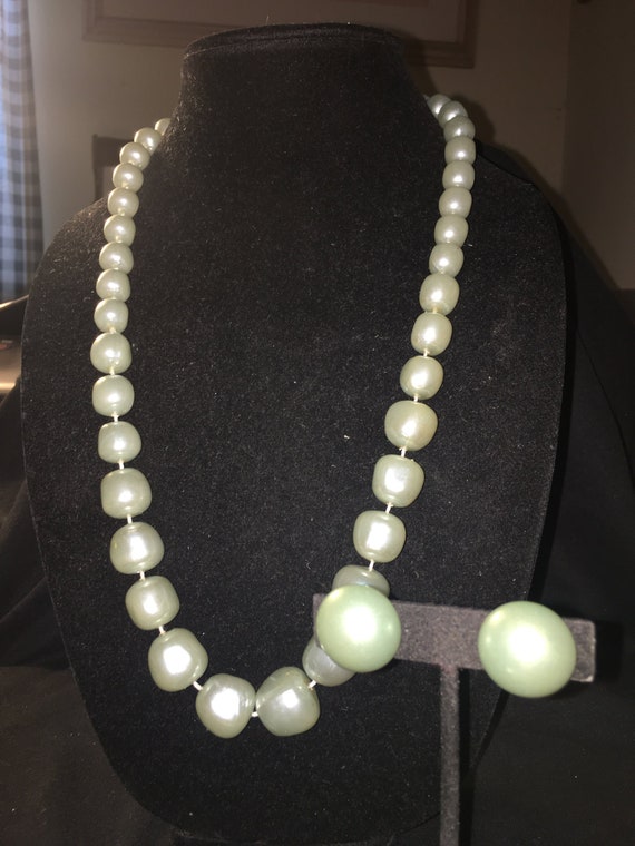 Vintage Faux Graduated Sage/Gray Pearl Necklace a… - image 1