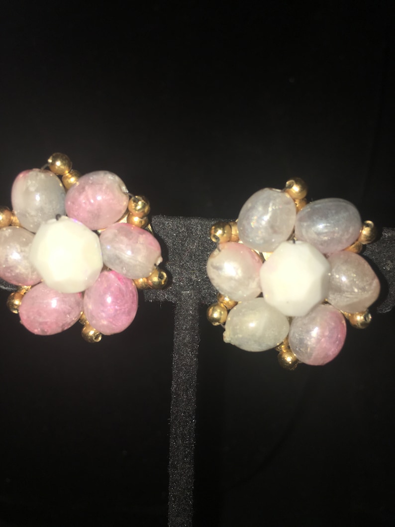 Signed Hong Kong* Vintage Pastel Pinks White with Gold Tone Accent Beads Cluster Clip Earrings