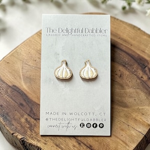 Handpainted Garlic Stud Earrings – Hypoallergenic Foodie Jewelry