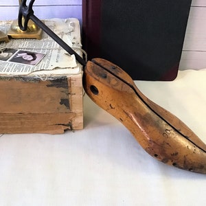 Vintage Wood Shoe Stretcher, shoe mold