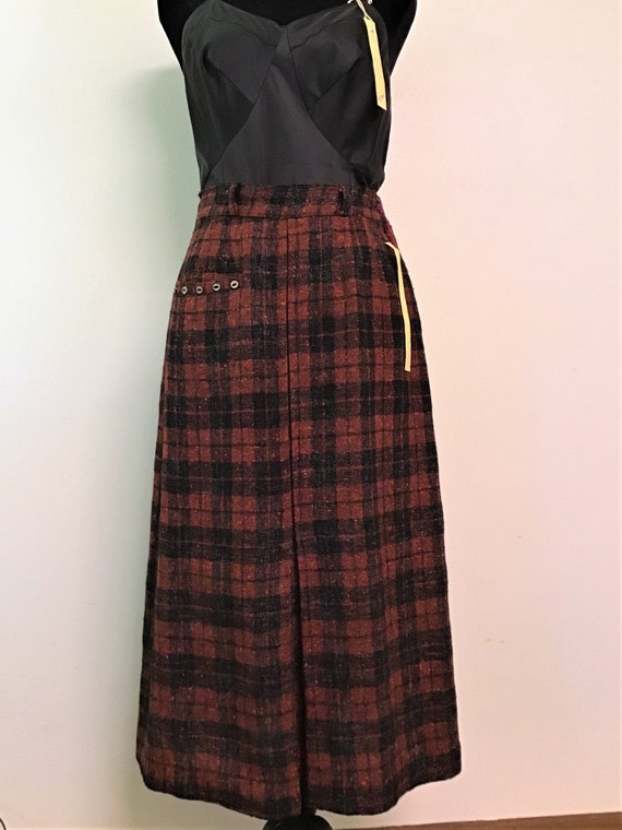 Womans 1950's Plaid Skirt - image 1