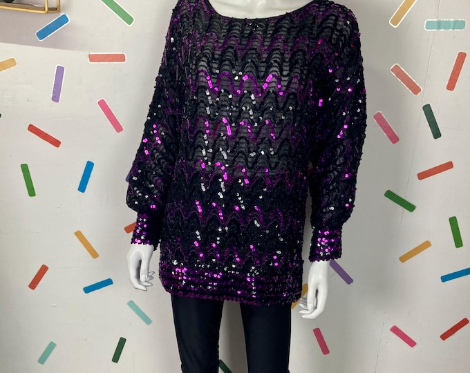 1980s true vintage pink / black batwing sequin top Size 10-14