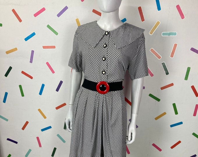 1980s true vintage black and white check large collar jumpsuit Size 12