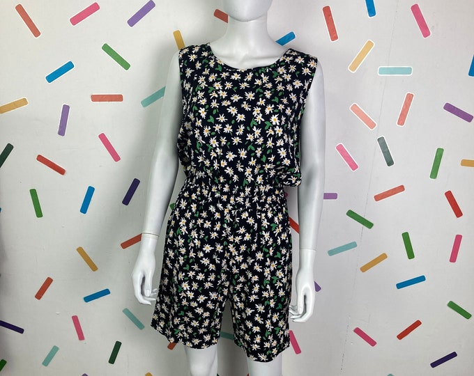 True vintage 80s floral daisy print playsuit with button back and pockets - size 12