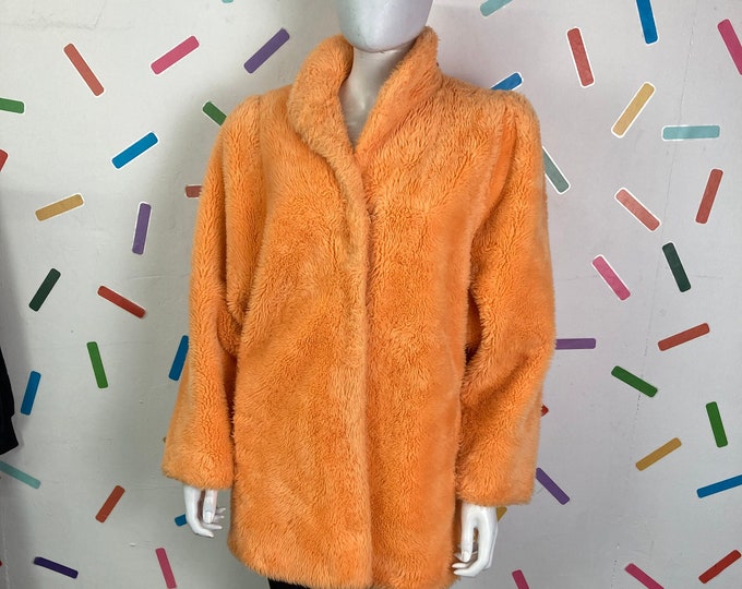 1980s epic peach colour faux fur coat - with pockets - Size up to 14