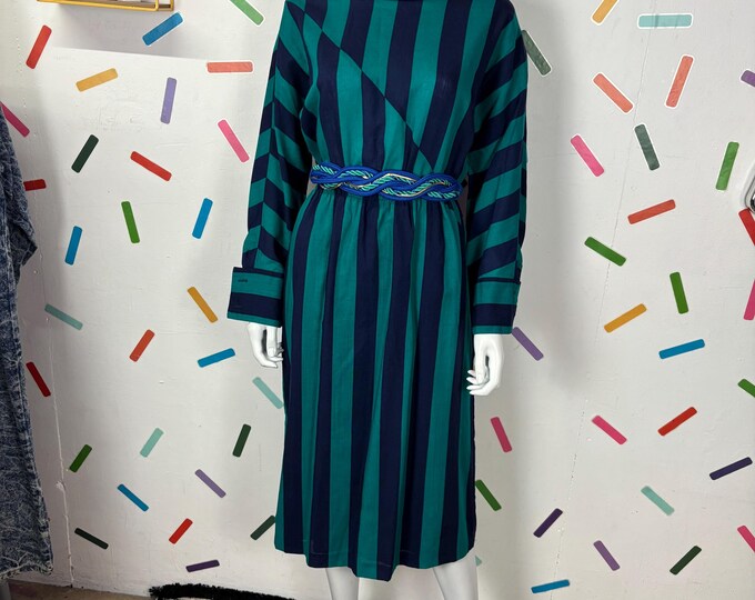 True vintage blue and green stripe  midi dress with pockets size 12