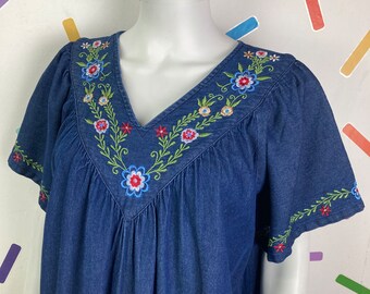 True Vintage embroidery design denim midi dress with pockets - size 16/18