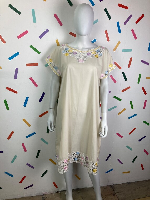 1980s True vintage embroidery design pastel yello… - image 5
