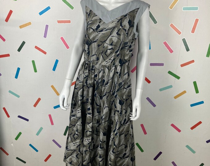 SALE - 1980s true vintage animal print midi dress with pockets - size 14/16