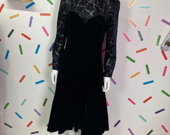 1980s true vintage black velvet/ Chiffon design fit and flare midi dress size 12