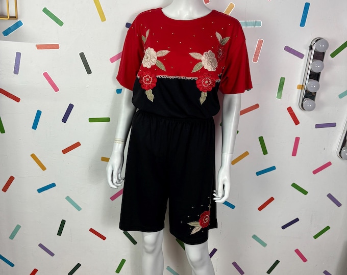 1980s true vintage black / red floral  jersey shorts set size size 12/14