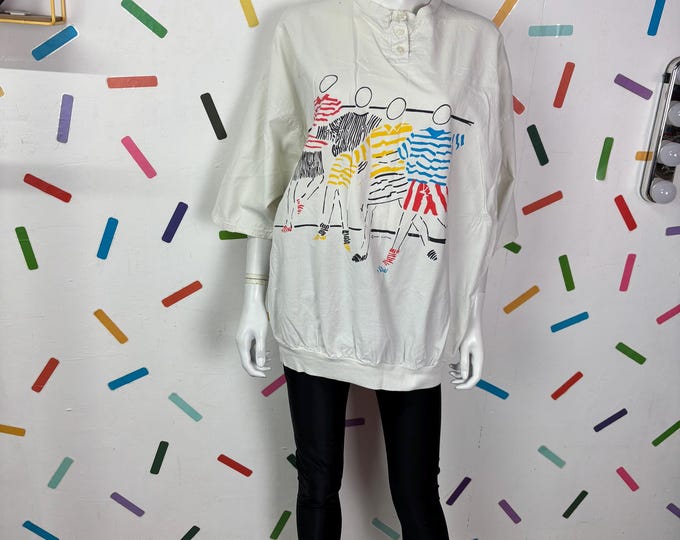 1980s true vintage face design batwing top -  Size 14/16