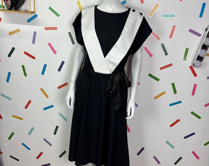 1980s true vintage black midi dress with white collar detail size 12/14