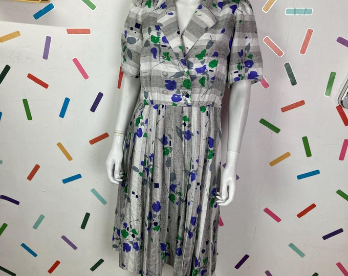 White 80s floral /check design true vintage midi dress with pockets size 12/14
