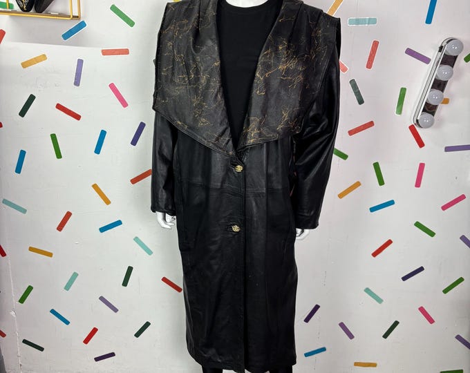 1980s true vintage black and gold oversized collar leather coat size 14/16