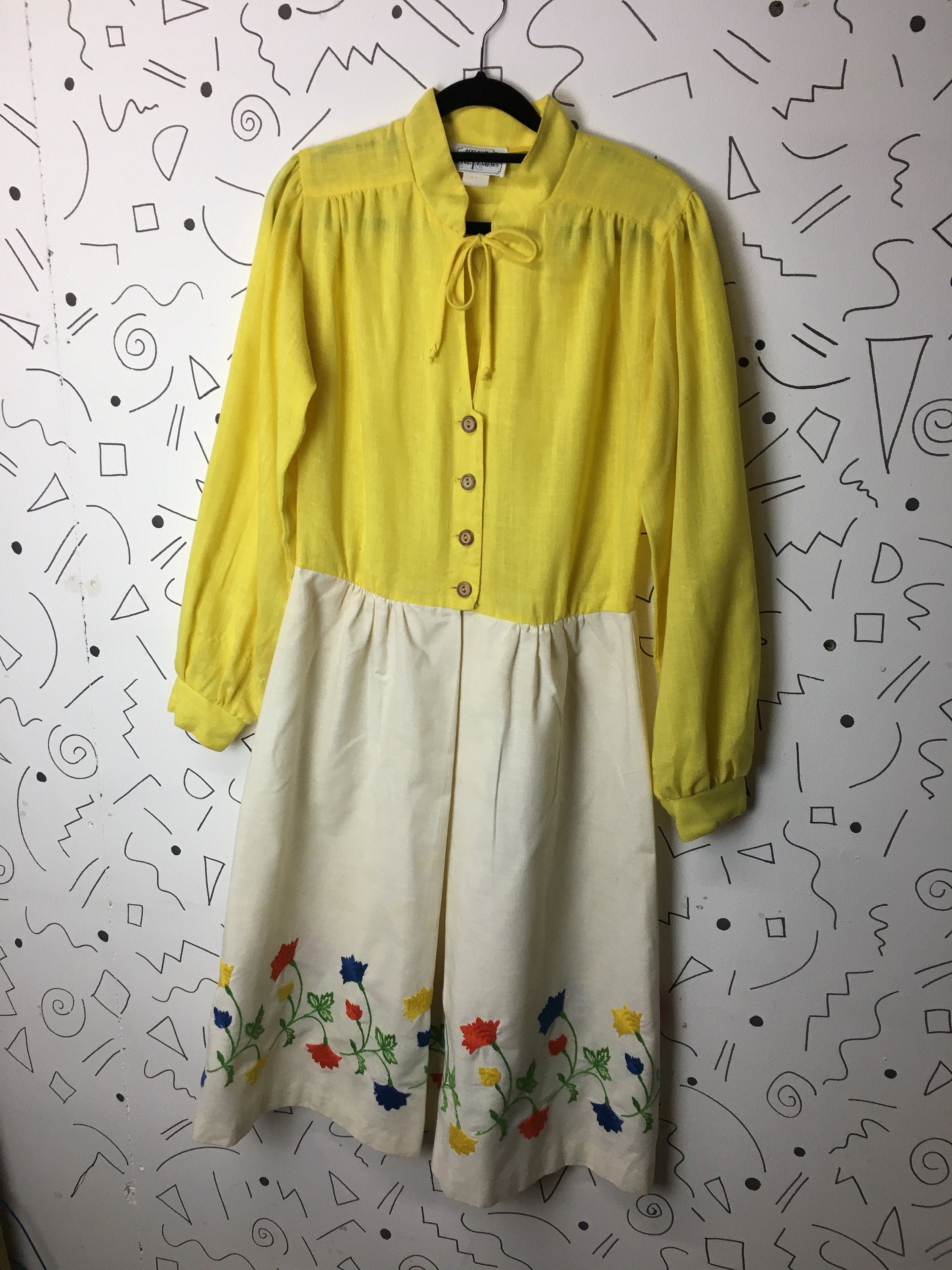 Image of True Vintage S/S Yellow Embroidery Detail Long Sleeve Dress Size //