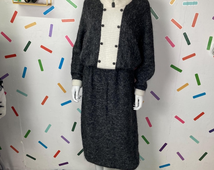 1980s true vintage grey / cream knitted dress size 12/14