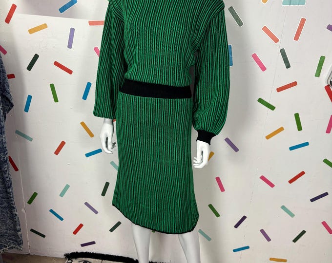 1980s true vintage black and green  knitted dress size 14/16