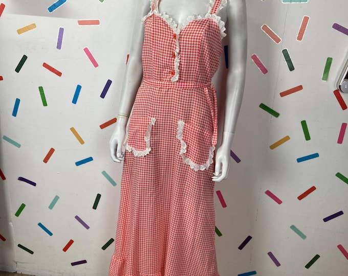 1970s red and white check design maxi dress Size 8-10