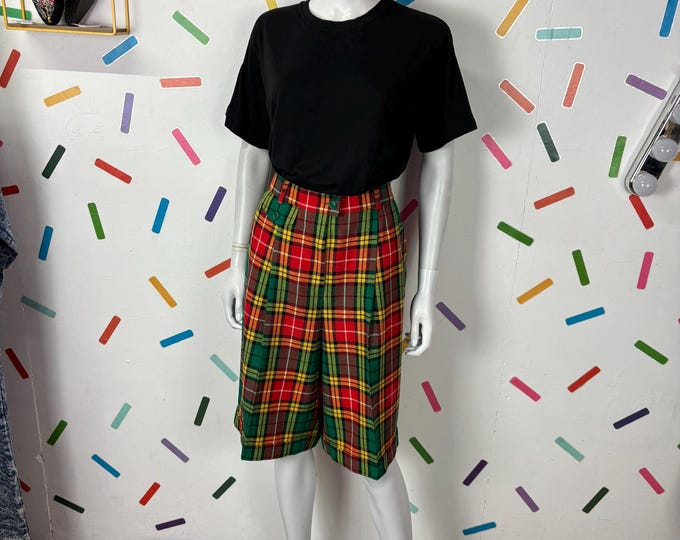 1980s true vintage tartan red/ green / yellow design shorts size up to 14