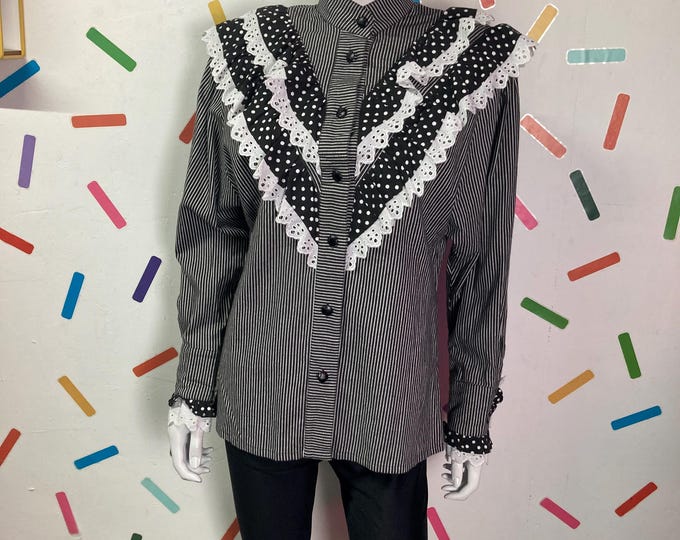 1980s true vintage black and white ruffle design button blouse size 12/14