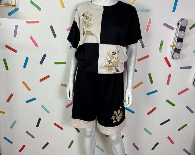 1980s true vintage black / cream / gold seashell  jersey shorts set size size 12/14