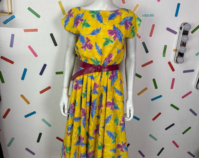 80s does 50s  true yellow tropical design dress with Pockets size 12/14