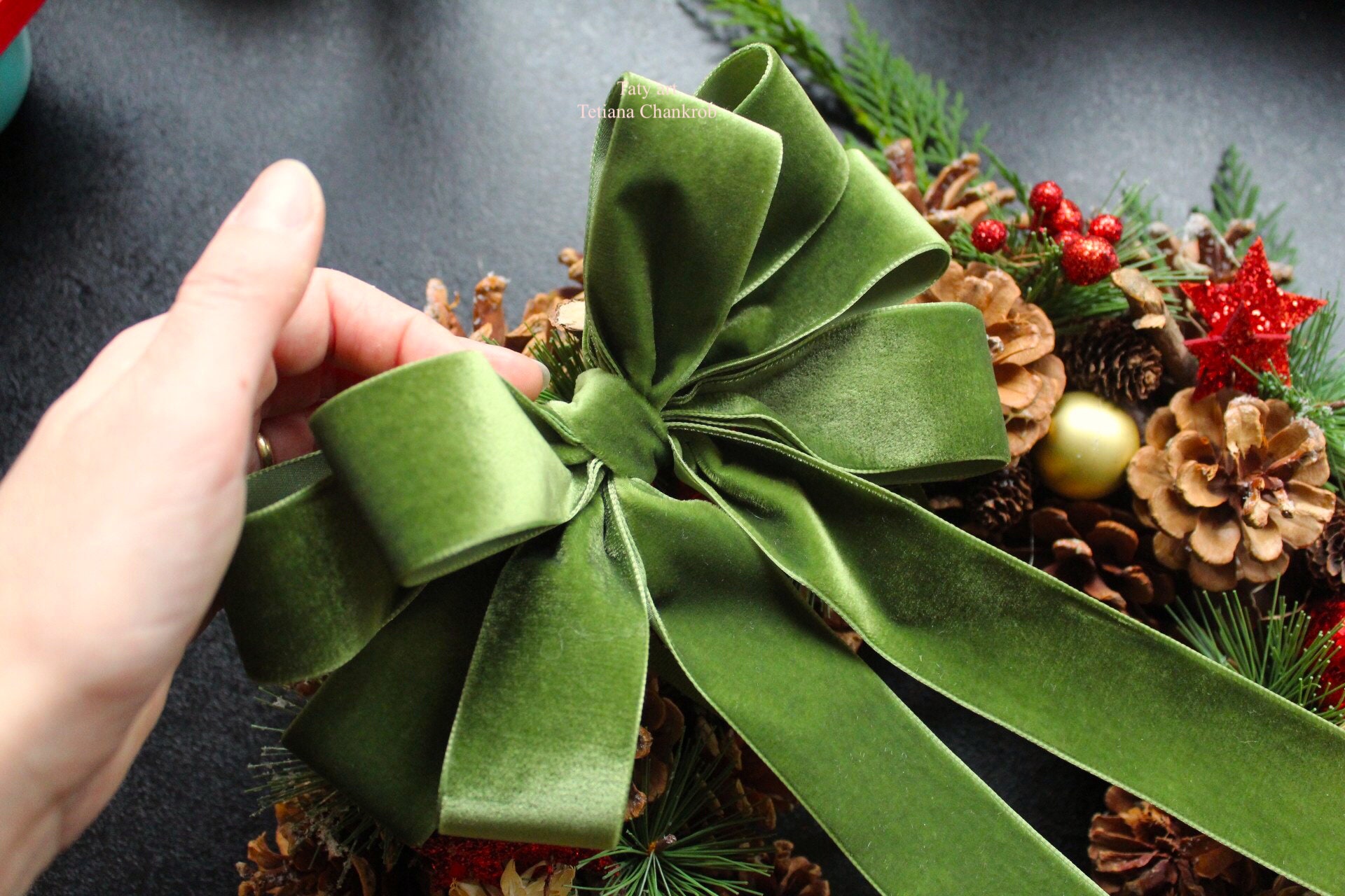 TONIFUL Sage Moss Green Velvet Ribbon 1-1/2 Inch x 10yds, Vintage Velvet  Ribbons, for Christmas Wreath Decoration Handmade Craft Ornaments Gift