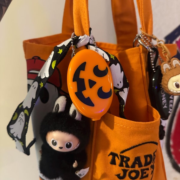 Vintage Pumpkin Squeeze Coin Purse: Halloween Keychain Bag Charm